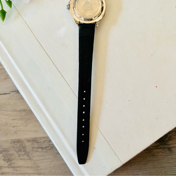 Roxy Quik Silver Watch - Picture 8 of 13